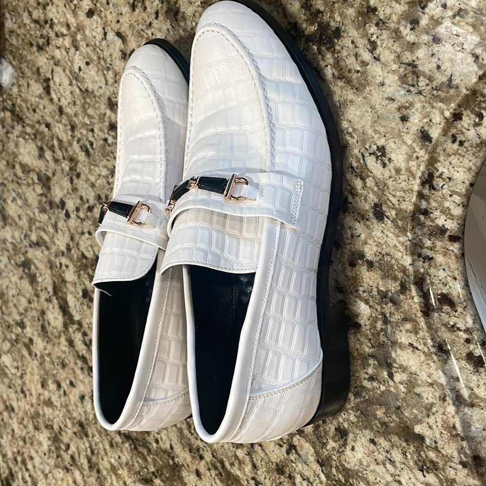 Size 10 white leather prom shoes